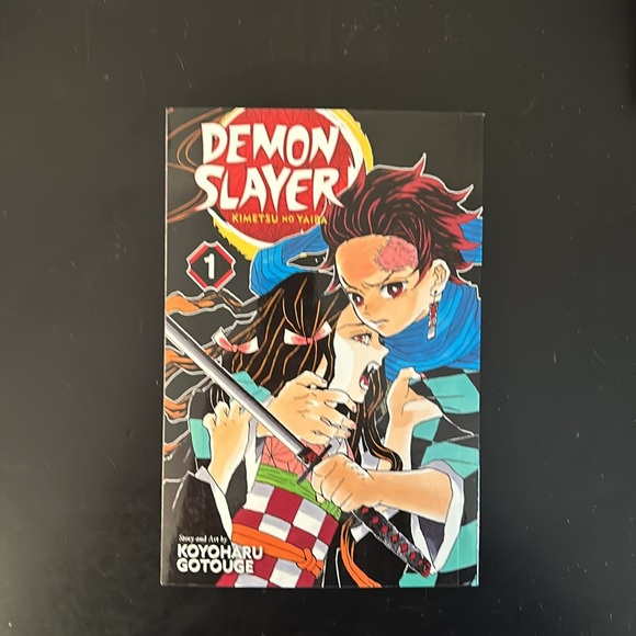 Demon slayer volume 1-3 pack - Picture 2 of 5
